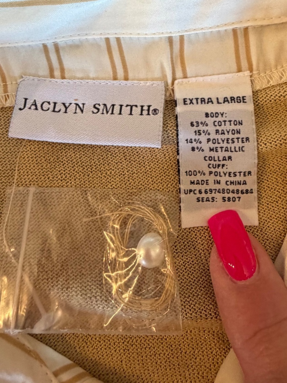 Jaclyn Smith Gold Metallic Knit Long Sleeve Sweater With White Collar, Size XL - Picture 6 of 10